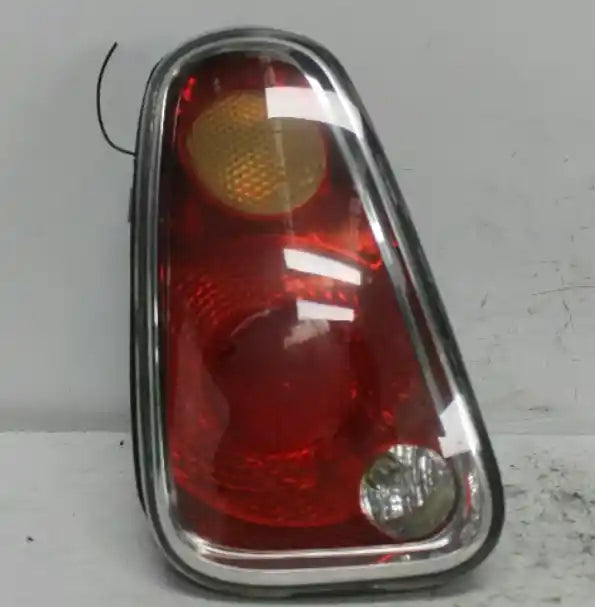 Used MINI, Cooper Left Taillight R50/R53 Hatch Amber Indicater At Top 07/04 10/06 2006 – image 1 - All Good Parts