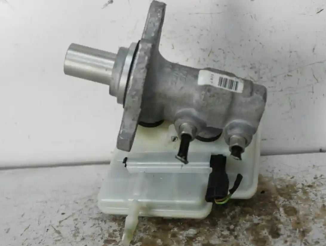 Used MINI, Cooper Master Cylinder R60 Countryman 01/11 12/16 2014 – image 1 - All Good Parts