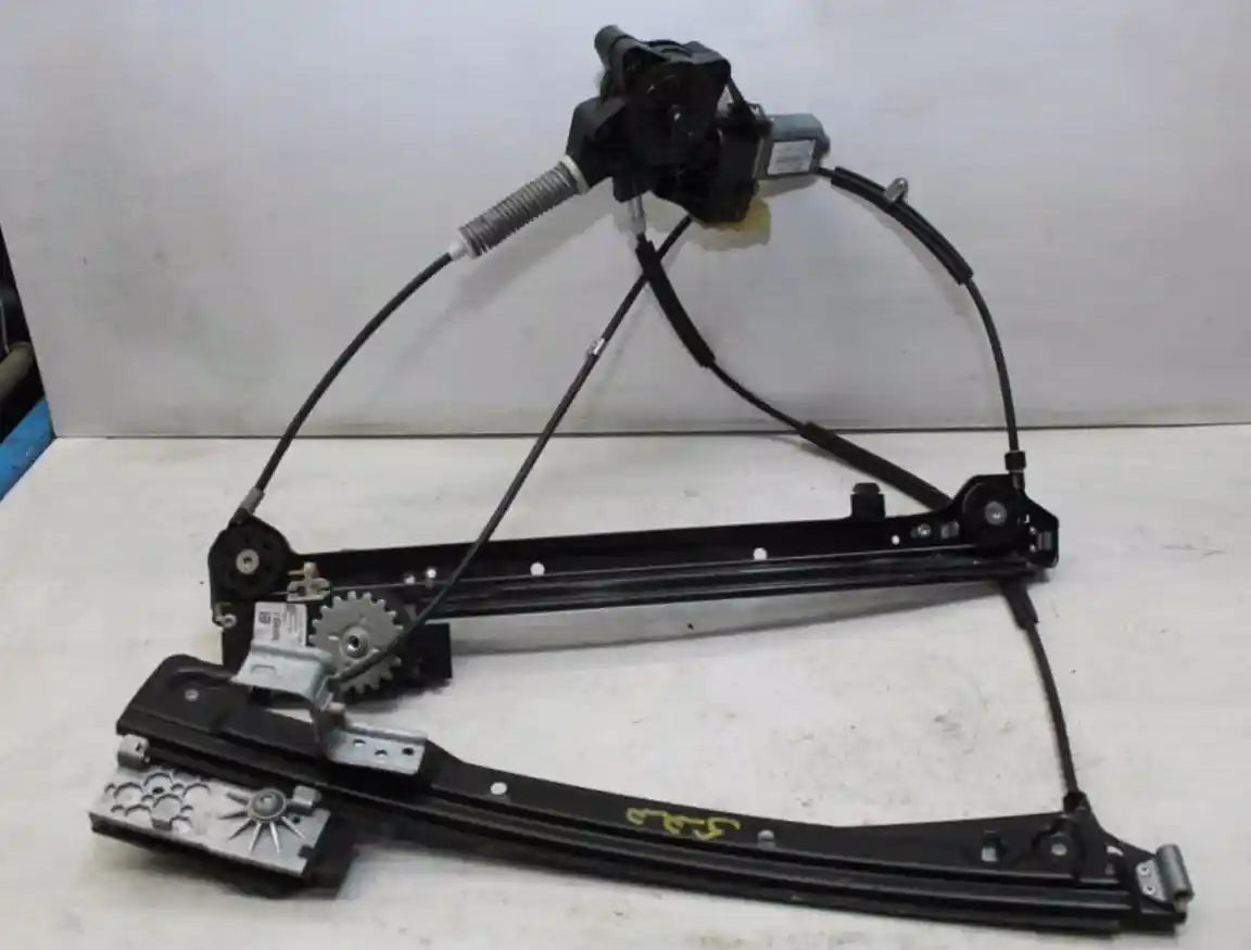 Used MINI, Cooper Right Front Window Reg/Motor R55/R56/R57, Wagon/3Dr Hatch/Cabrio, 03/07-05/15 J15151 2012 – main images - All Good Parts