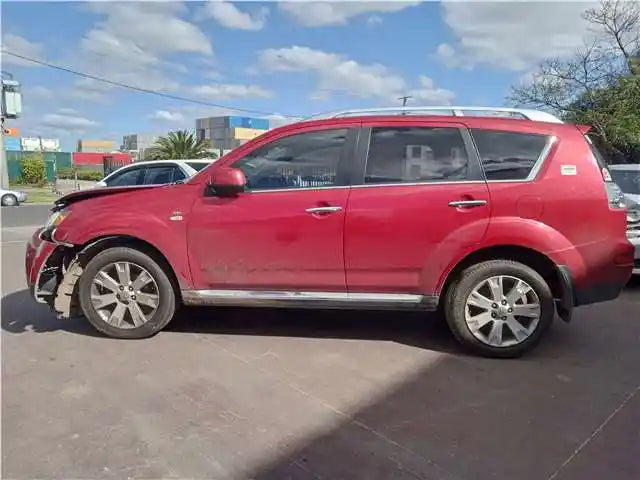 Used Mitsubishi Outlander 2009 – image 3 - All Good Parts