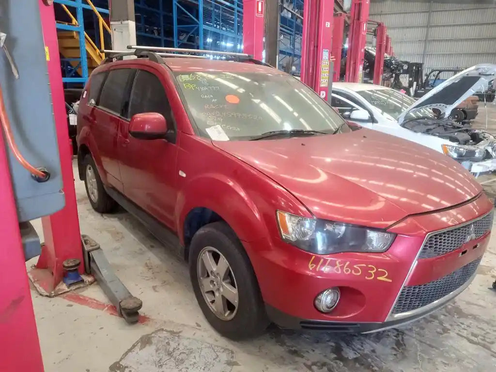 Used Mitsubishi Outlander 2012 – image 2 - All Good Parts