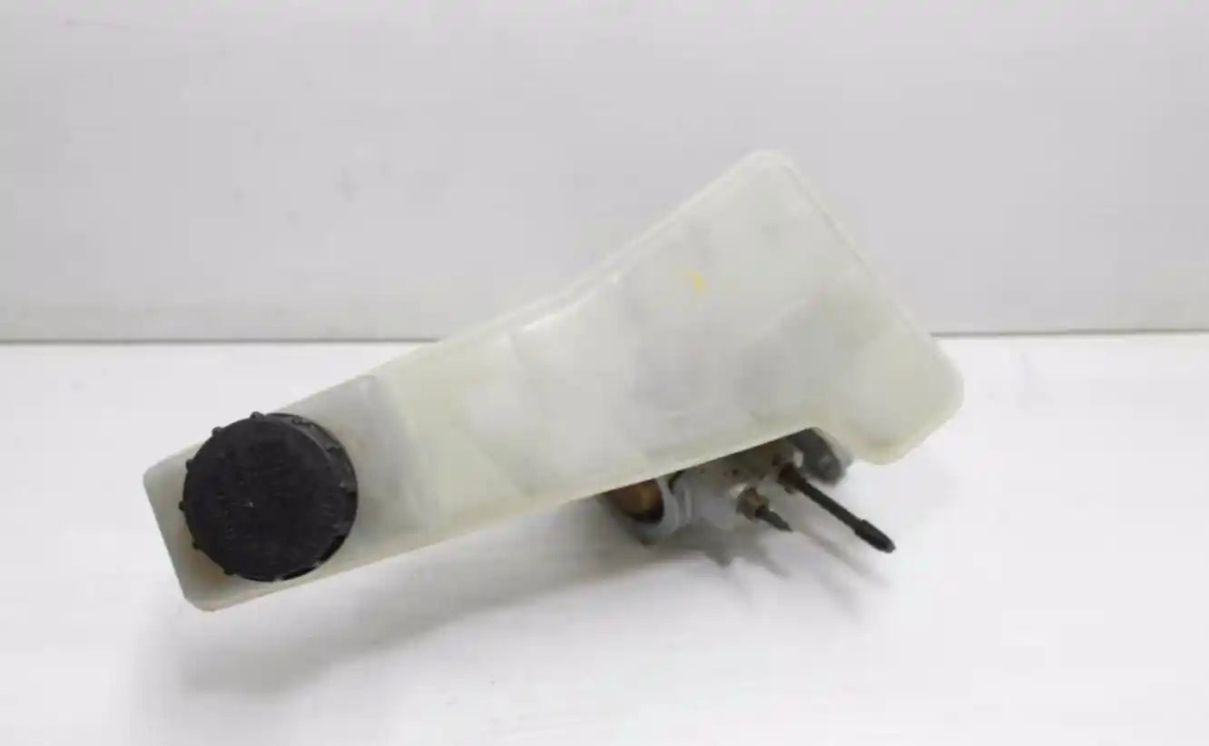 Used Mazda, 2 Master Cylinder Dy Series 4 Pipe Type 12/02 08/07 2004 – main images - All Good Parts