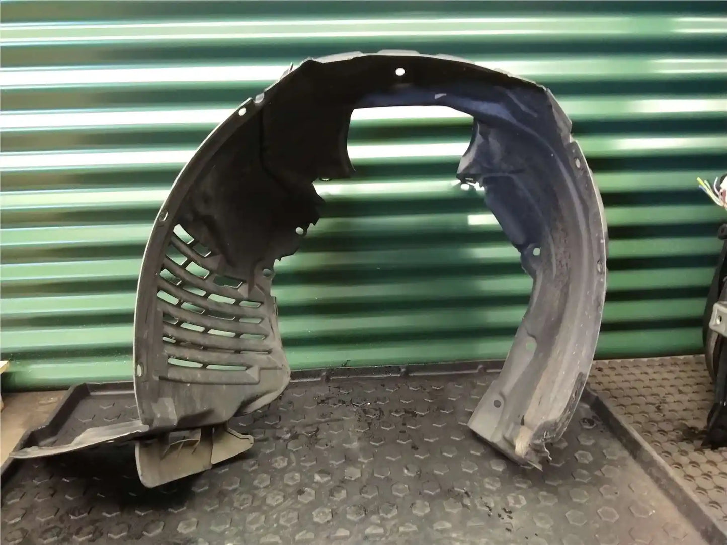 Used Mazda, 3 Left Guard Liner Bl 2.2 Eng 04/09 10/13 2010 – image 1 - All Good Parts