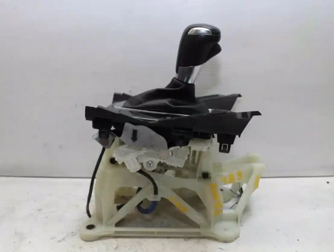 Used Mazda, 6 Gear Stick/Shifter Auto, Diesel/Petrol, Leather Boot Type, Gj-Gl, 10/14- J66078 2015 – main images - All Good Parts