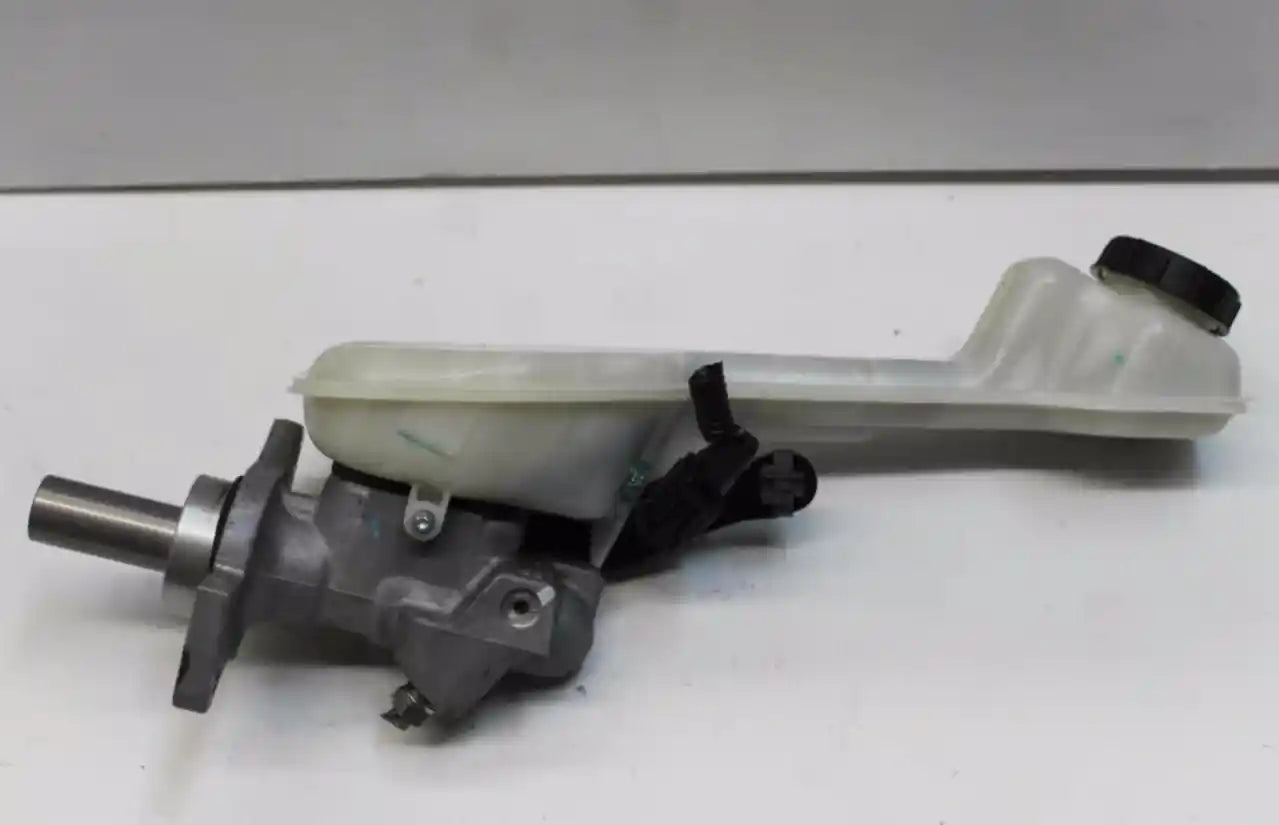 Used Mazda, CX9 Master Cylinder Tb 12/07 12/15 2013 – image 1 - All Good Parts