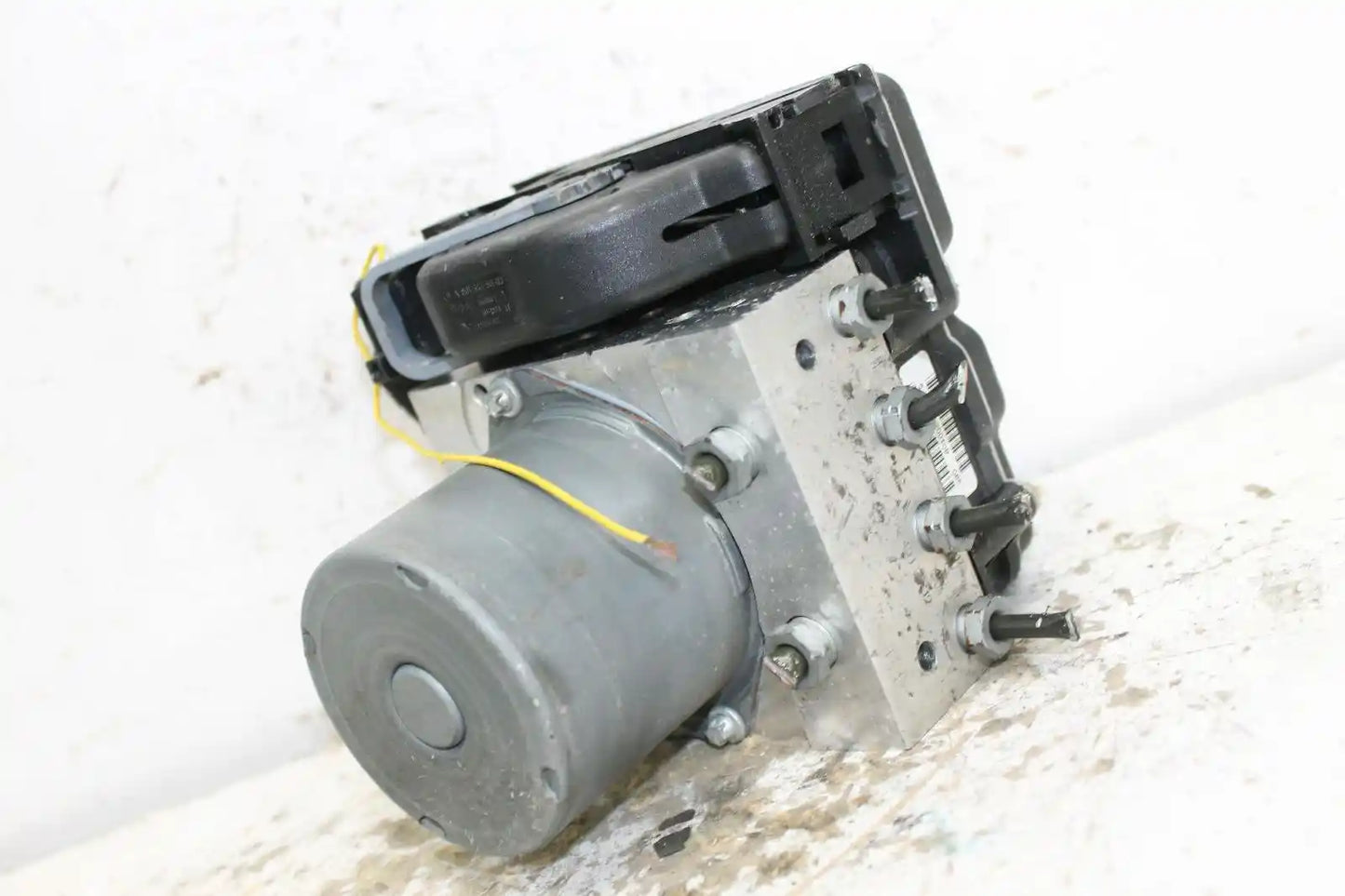 Used Mercedes, B Class Abs Pump/Modulator W245 On Alloy P/N A0064313812 11/05 02/12 2008 – main images - All Good Parts