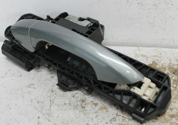 Used Mercedes, C Class Door Handle Lh Front Outer W204 07/07 01/15 2009 – image 1 - All Good Parts