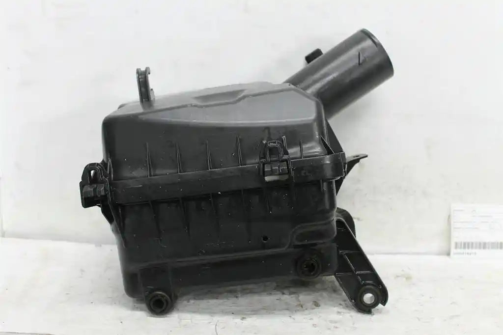 Used Mitsubishi, ASX Air Cleaner/Box Air Cleaner Xb Xd 2.0 Petrol 09/15 2016 – image 1 - All Good Parts
