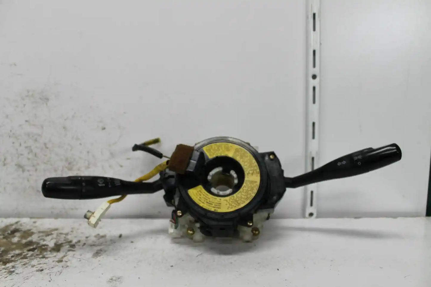 Used Mitsubishi, Delica Combination Switch Wa L400 3.0 V6 Eng Type W/Air Bag Type 10/94 2000 – image 1 - All Good Parts