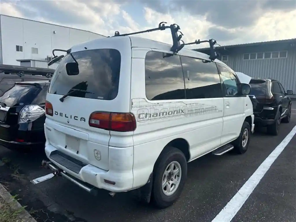 Used Mitsubishi Delica 2001 – image 3 - All Good Parts
