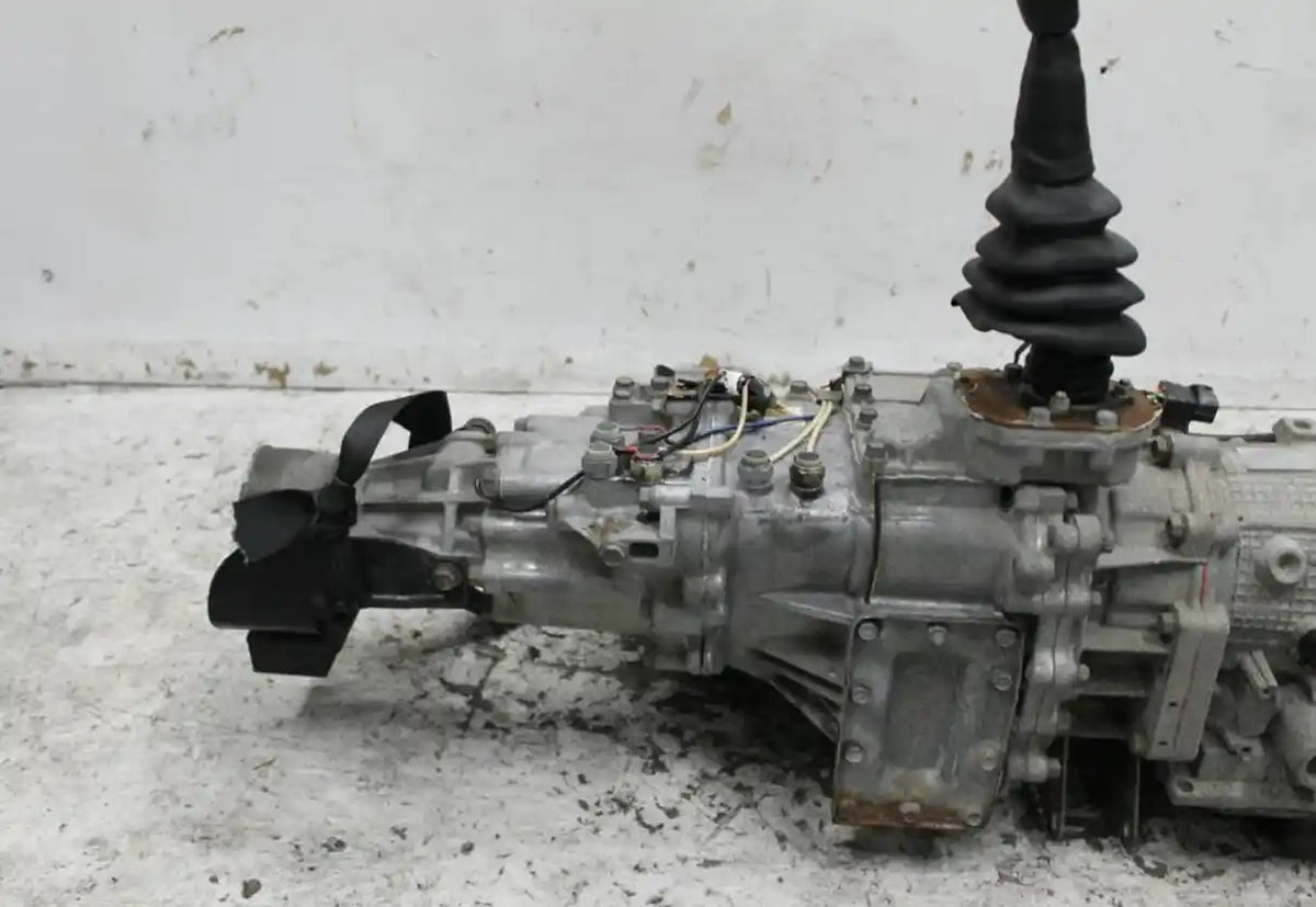Used Mitsubishi, Delica Transfer Case Spacegear 90 07 2001 – main images - All Good Parts