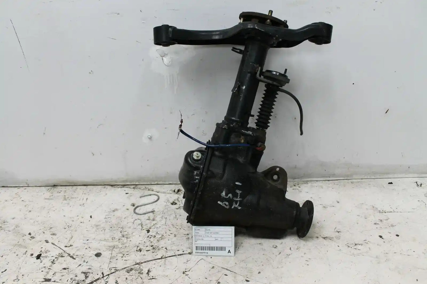 Used Mitsubishi, Delica Front Diff Assembly Spacegear V6 Petrol 90 2000 – image 1 - All Good Parts