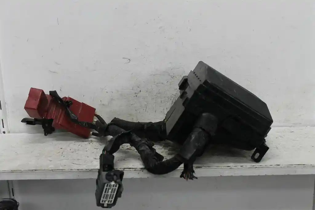 Used Mitsubishi, Outlander Fuse Box Zg 11/06 09/09 2007 – main images - All Good Parts
