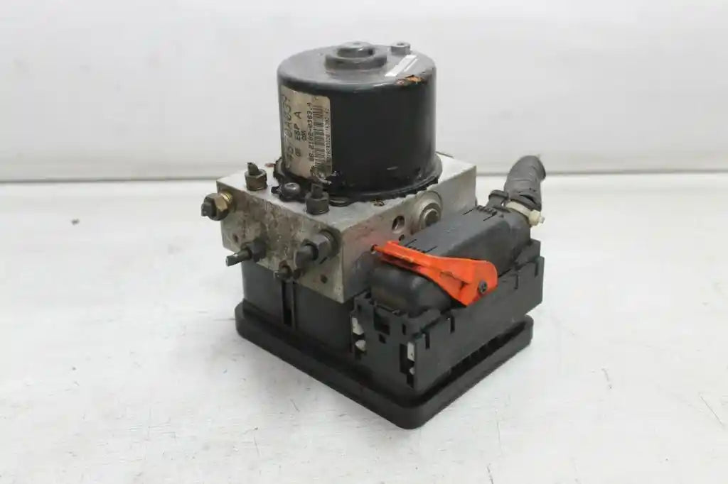 Used Mitsubishi, Outlander Abs Pump/Modulator Zg, 2.4, 11/06-09/09 J14651 2006 – main images - All Good Parts