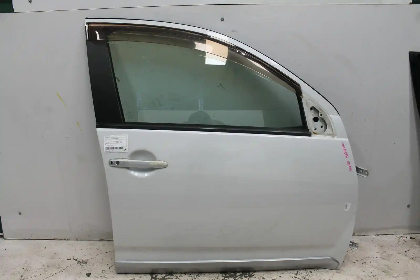 Used Mitsubishi, Outlander Right Front Door Zg 11/06 09/09 2006 – image 1 - All Good Parts