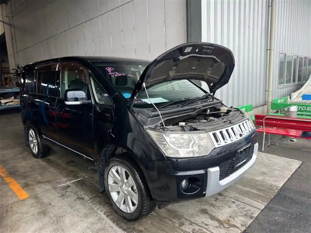 Used Mitsubishi Outlander 2008 – image 2 - All Good Parts