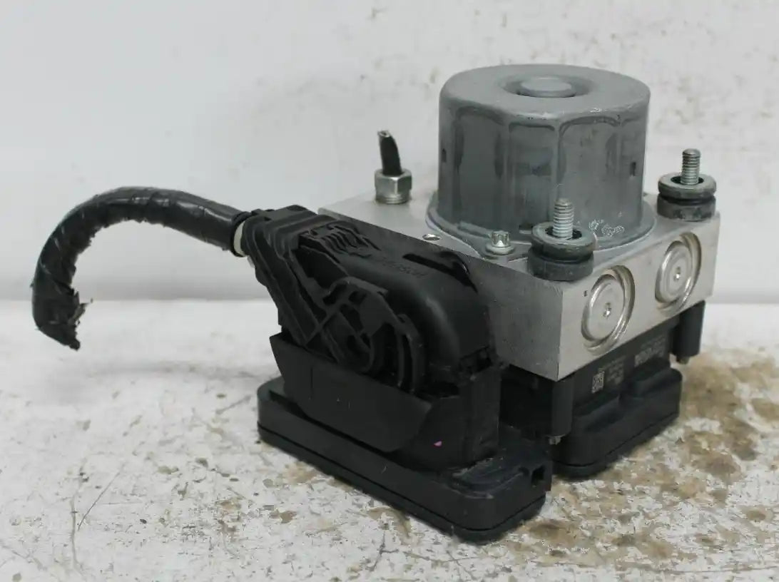 Used Nissan, Altima Abs Pump/Modulator L33 P/N 476603Td0A 11/13 12/17 2014 – image 1 - All Good Parts