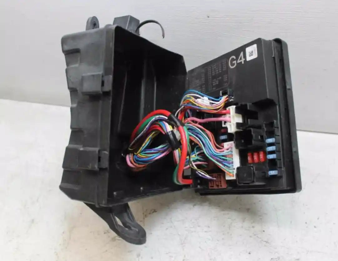 Used Nissan, Juke Fuse Box, F15, 06/10-12/19 J71777 2013 – image 2 - All Good Parts