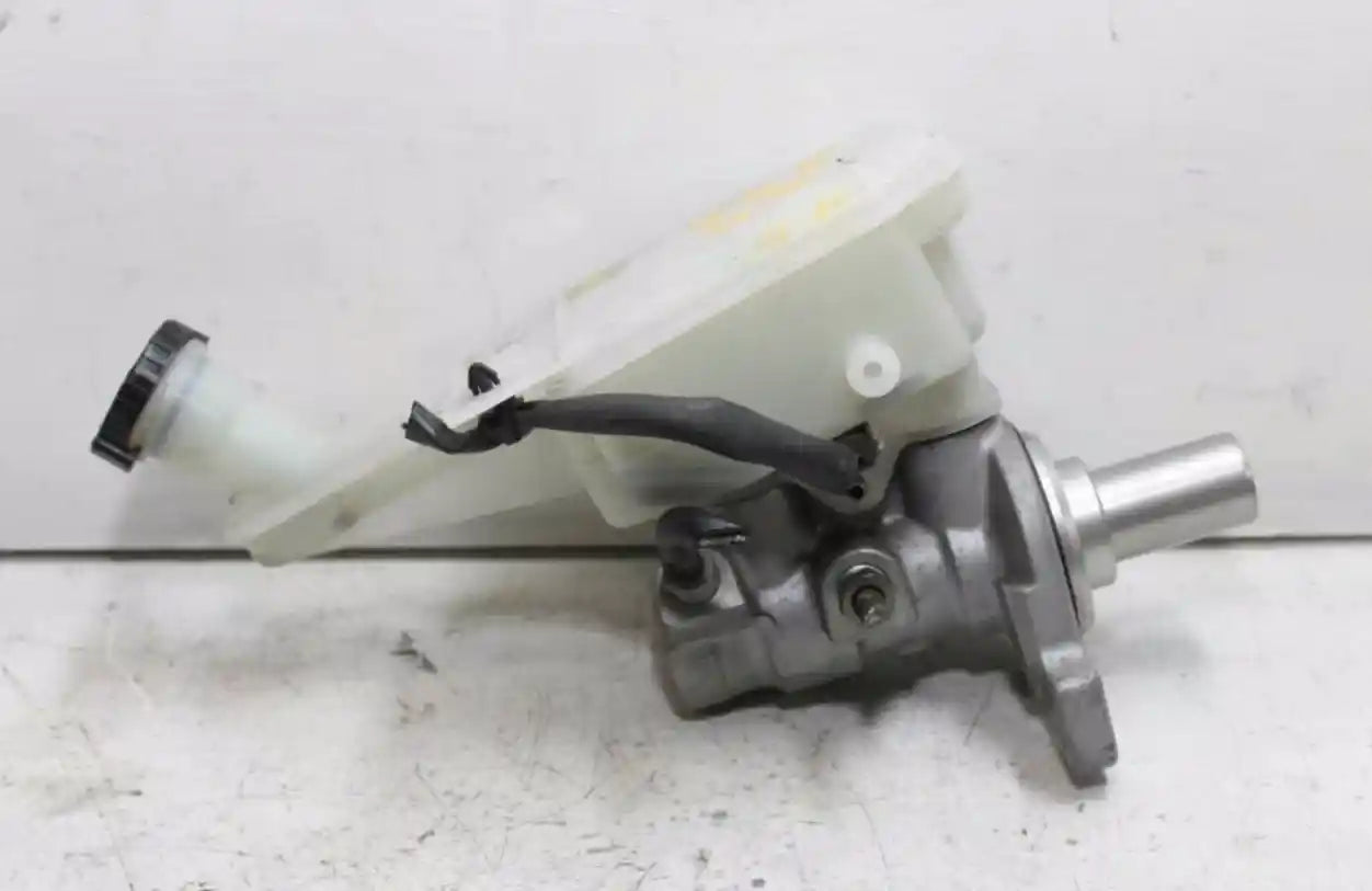 Used Nissan, Juke Master Cylinder F15, 06/10-12/19 1777 2011 – main images - All Good Parts