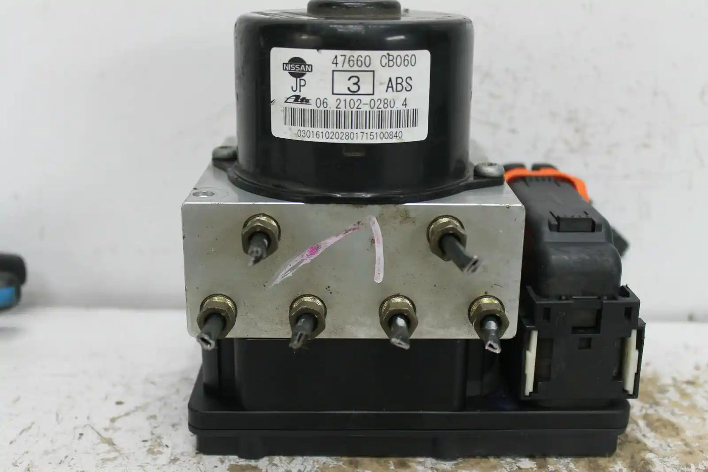 Used Nissan, Murano Abs Pump/Modulator Z50 05/02 12/08 2005 – image 1 - All Good Parts