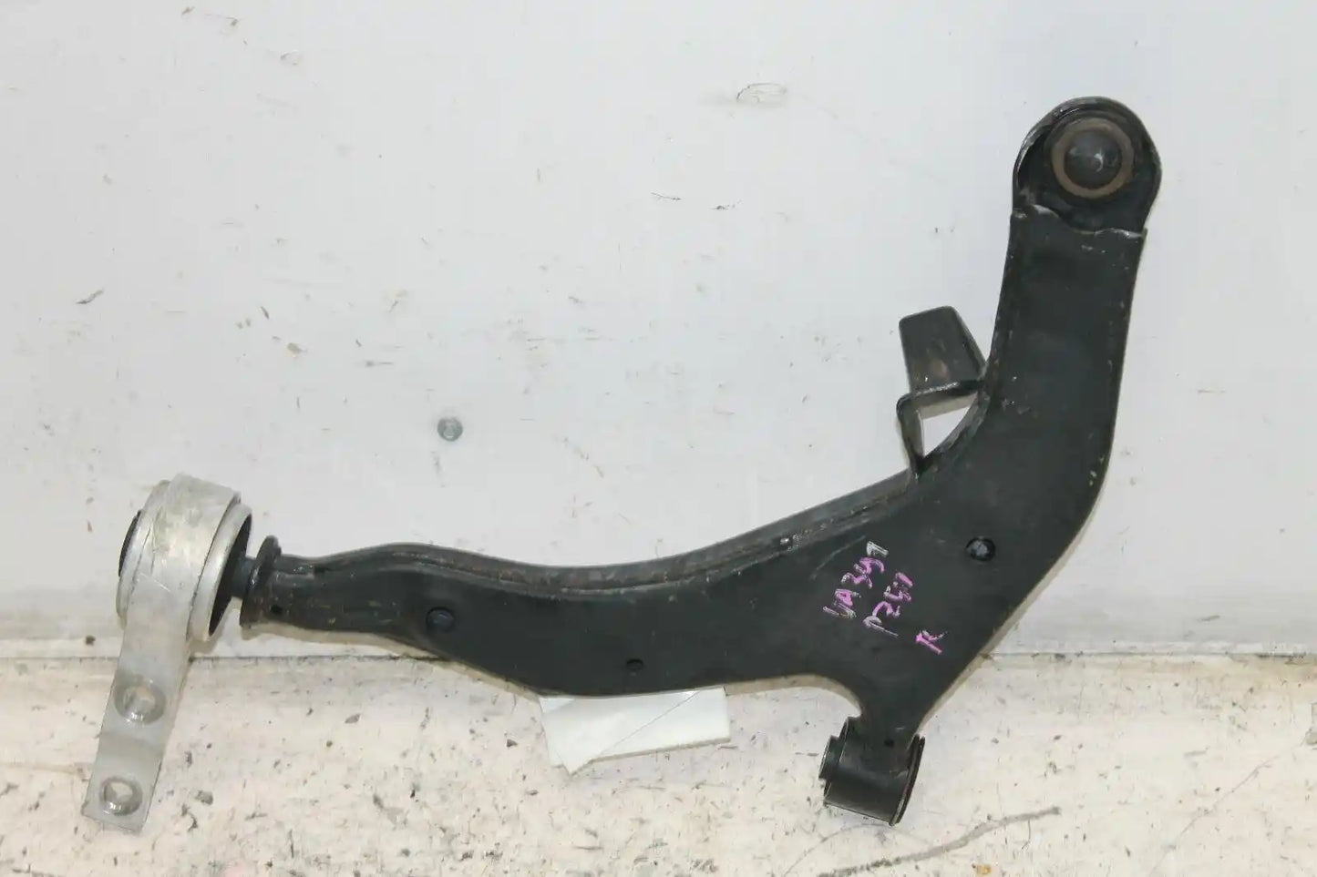 Used Nissan, Murano Right Front Lower Control Arm Z50 05/02 12/08 2005 – image 1 - All Good Parts