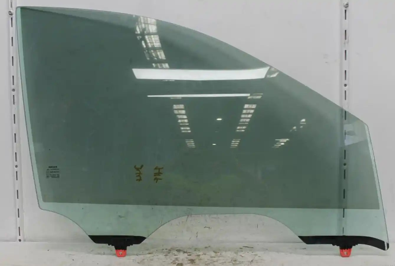 Used Nissan, Pathfinder Right Front Door Window R52 06/13 04/21 2015 – image 1 - All Good Parts