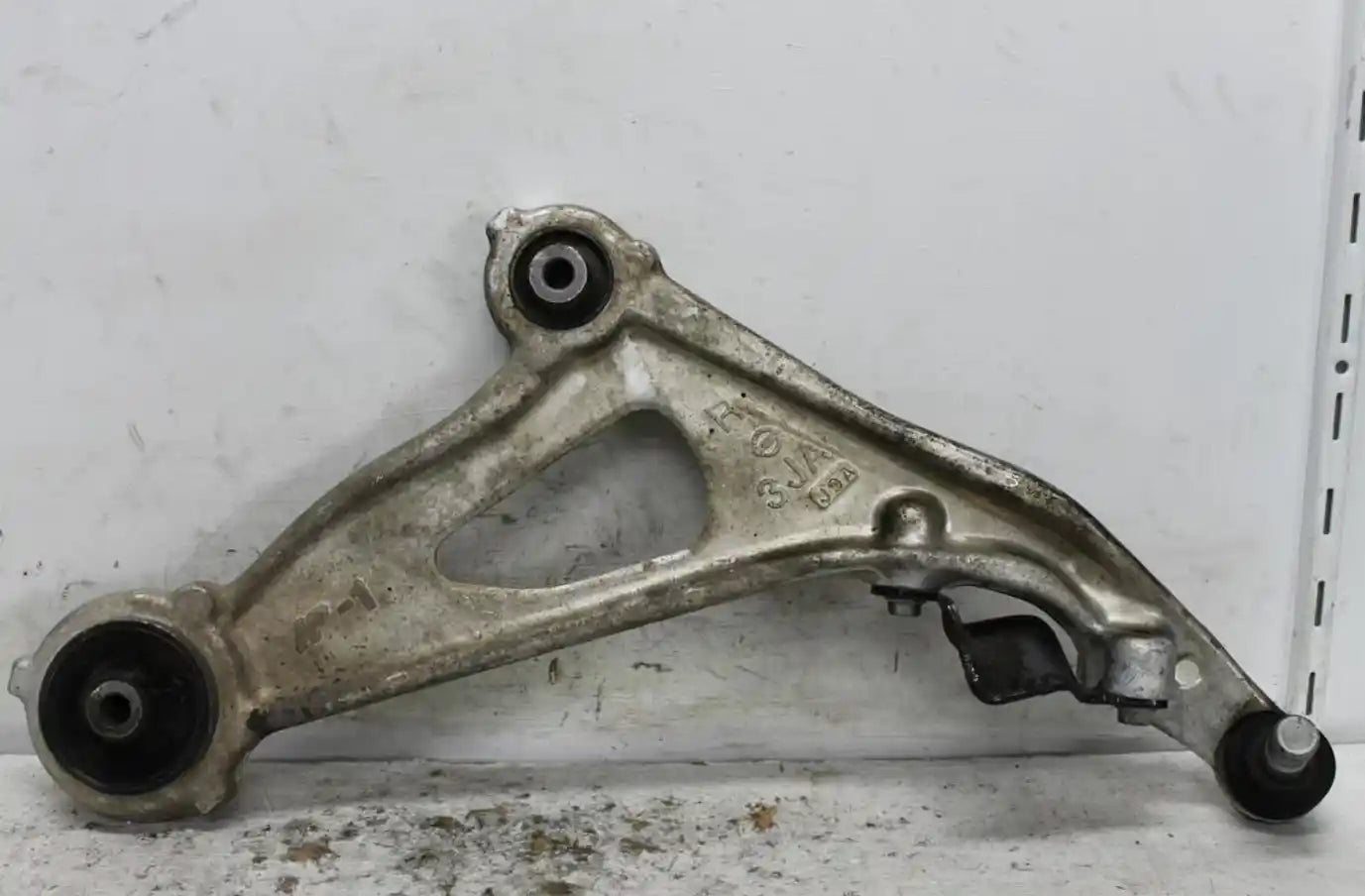 Used Nissan, Pathfinder Right Front Lower Control Arm R52 06/13 11/16 2015 – image 1 - All Good Parts