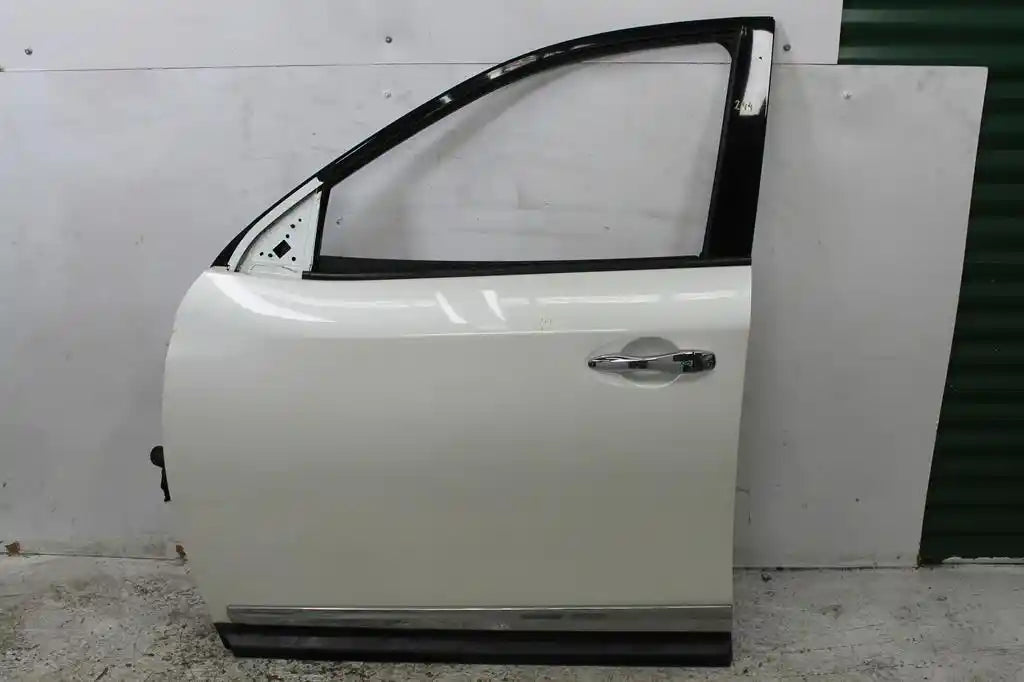 Used Nissan, Pathfinder Left Front Door R52 Non Chrome Mould Type 06/13 04/21 2015 – image 1 - All Good Parts