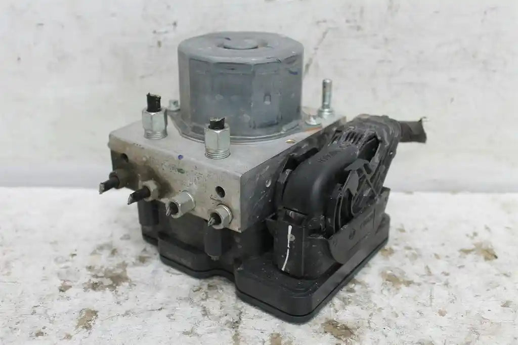 Used Nissan, Qashqai Abs Pump/Modulator J11 Petrol 12/13 07/21 2017 – image 1 - All Good Parts