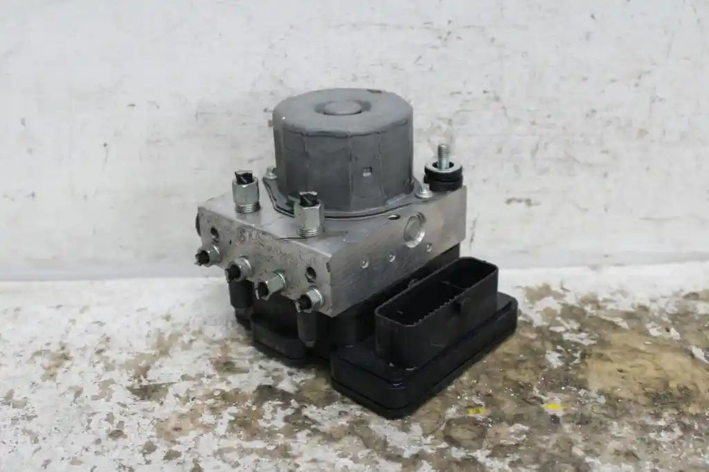 Used Nissan, Qashqai Abs Pump/Modulator J11 Petrol 12/13 07/21 2017 – image 1 - All Good Parts