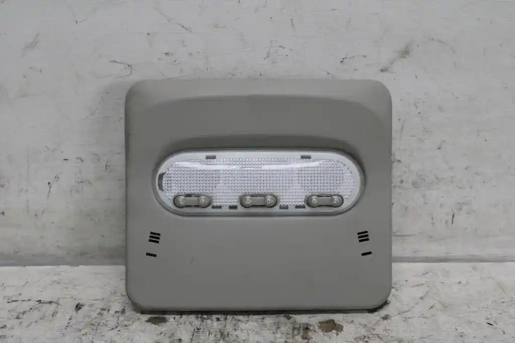 Used Nissan, Qashqai Courtesy Light Front Non Sunroof Switch Type J11 12/13 07/21 2017 – image 1 - All Good Parts