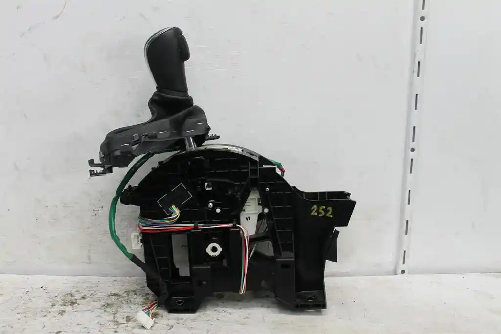 Used Nissan, Qashqai Gear Stick/Shifter Auto J11 07/17 07/21 2017 – image 1 - All Good Parts