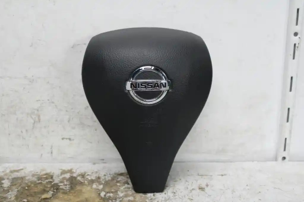 Used Nissan, Qashqai Right Airbag Steering Wheel J11 12/13 06/17 2017 – image 1 - All Good Parts