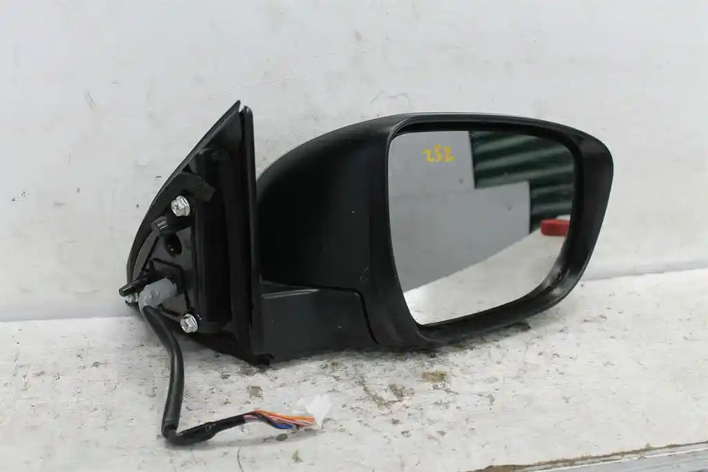 Used Nissan, Qashqai Right Door Mirror J11 St L/N Tec/Ti Power Fold W/ Camera Type 07/17 07/21 2017 – image 1 - All Good Parts