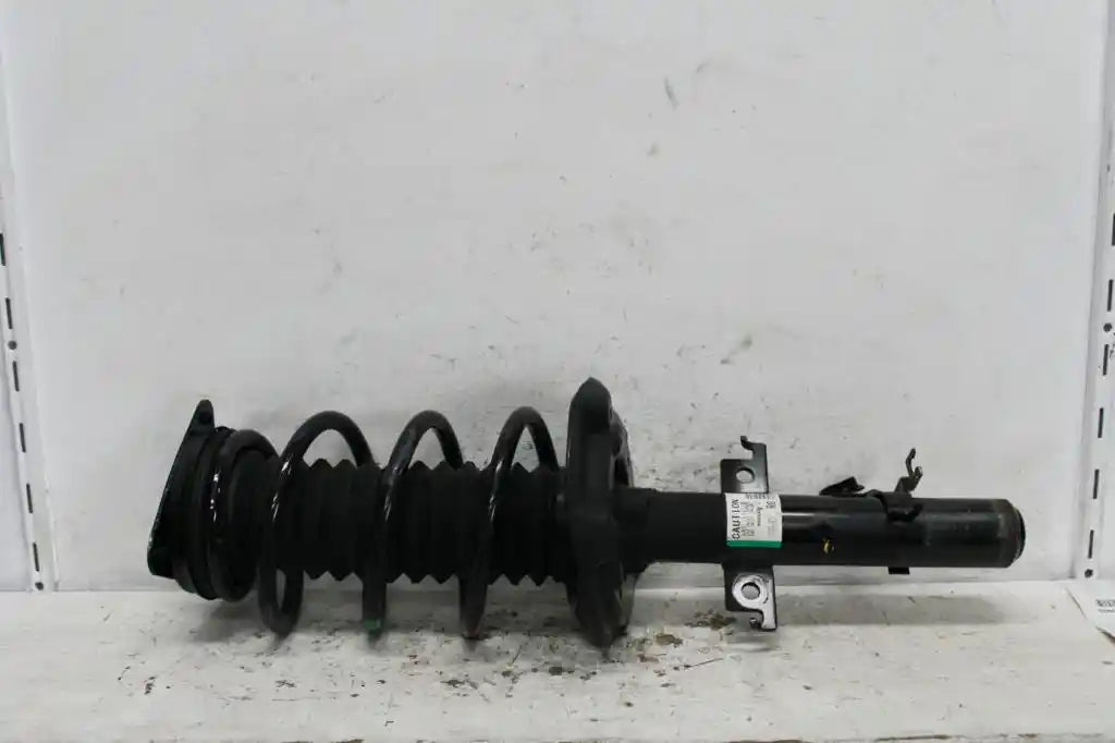 Used Nissan, Qashqai Right Front Strut J11 Petrol 12/13 07/21 2017 – image 1 - All Good Parts