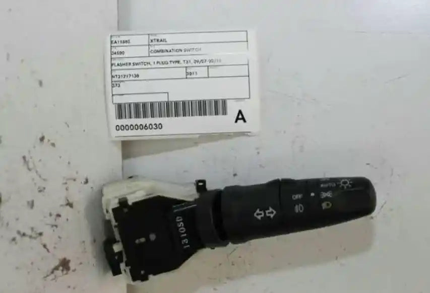 Used Nissan, Xtrail Combination Switch Flasher Switch 1 Plug Type T31 09/07 02/12 2011 – image 1 - All Good Parts
