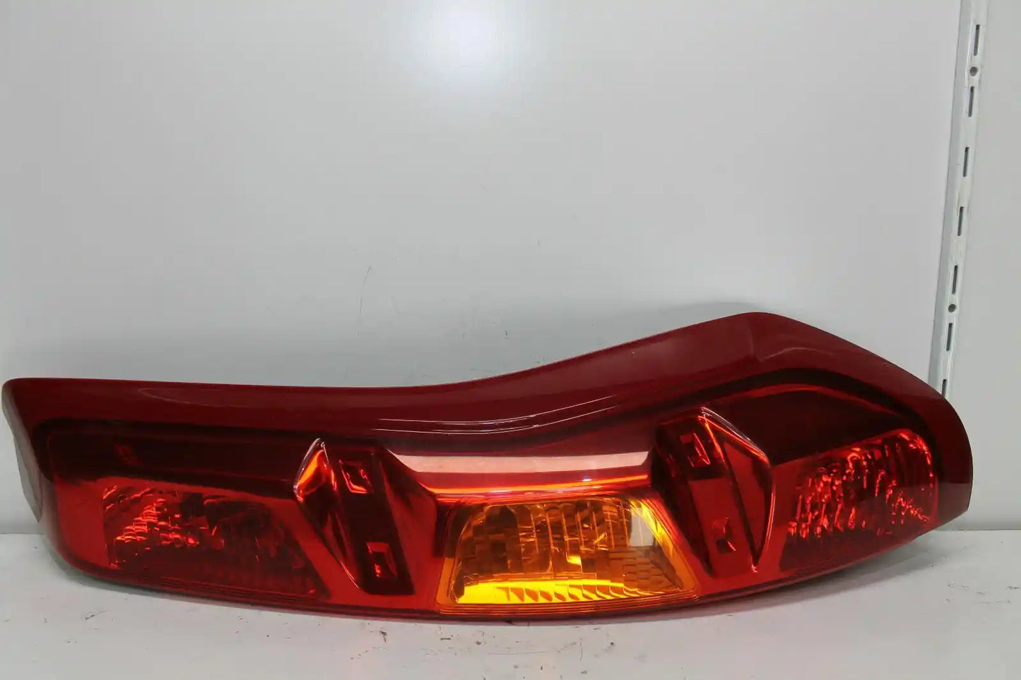 Used Nissan, Xtrail Right Taillight T31 In Body Non Led Type 09/07 06/10 2007 – image 1 - All Good Parts