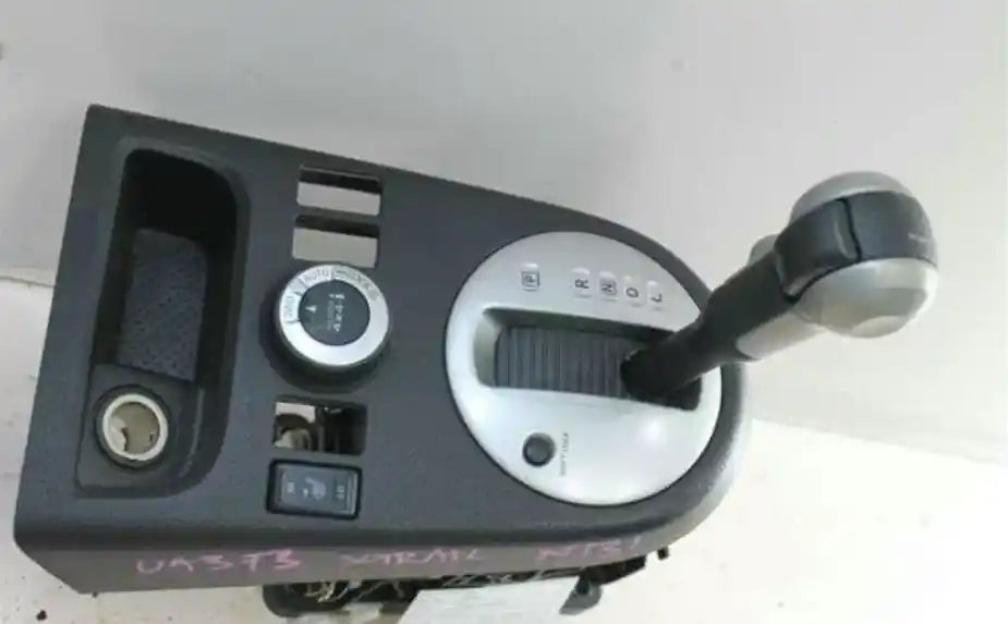 Used Nissan, Xtrail Gear Stick/Shifter Auto T31 09/07 03/14 2011 – image 1 - All Good Parts
