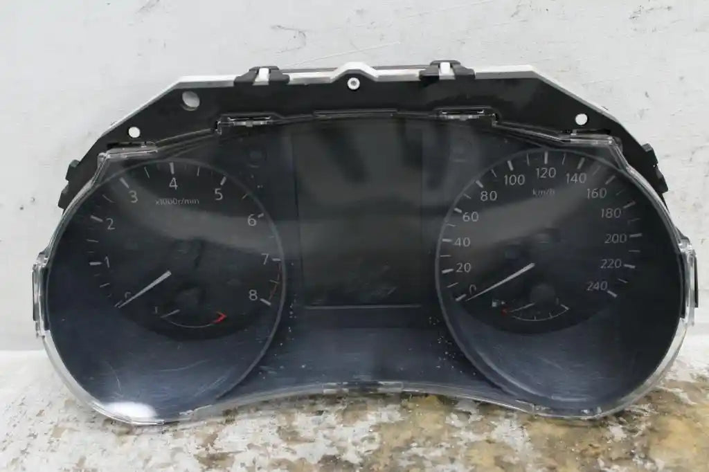 Used Nissan, Xtrail Instrument Cluster Petrol Auto T/M T32 02/14 07/22 2016 – image 1 - All Good Parts