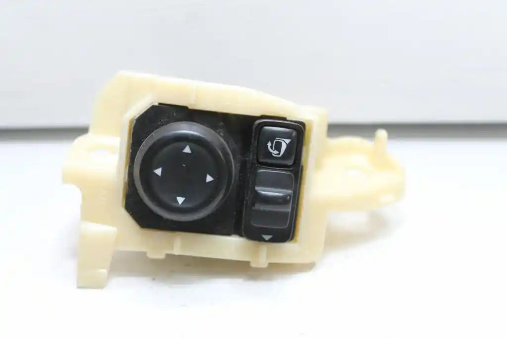 Used Nissan, Xtrail Misc Switch/Relay Mirror Switch T32 02/14 07/22 2017 – image 1 - All Good Parts
