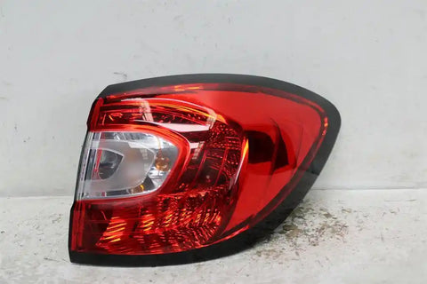 Renault, Captur Right Taillight J87 In Body W/ Halogen Non Dark Tint Type 08/14 05/17