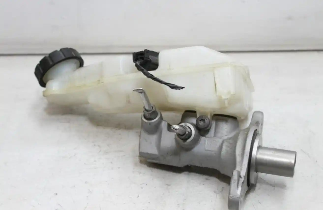 Used Renault, Captur Master Cylinder J87, 08/14-12/19 1991 2014 – main images - All Good Parts