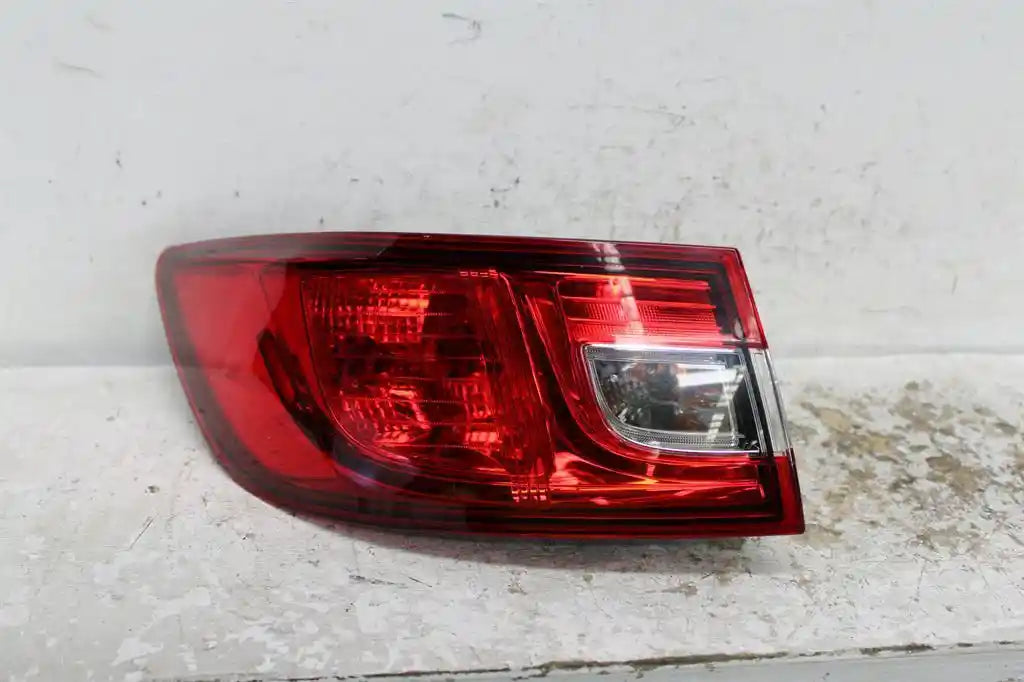 Used Renault, Clio Left Taillight X98 In Body Halogen Type 09/13 10/19 2016 – main images - All Good Parts