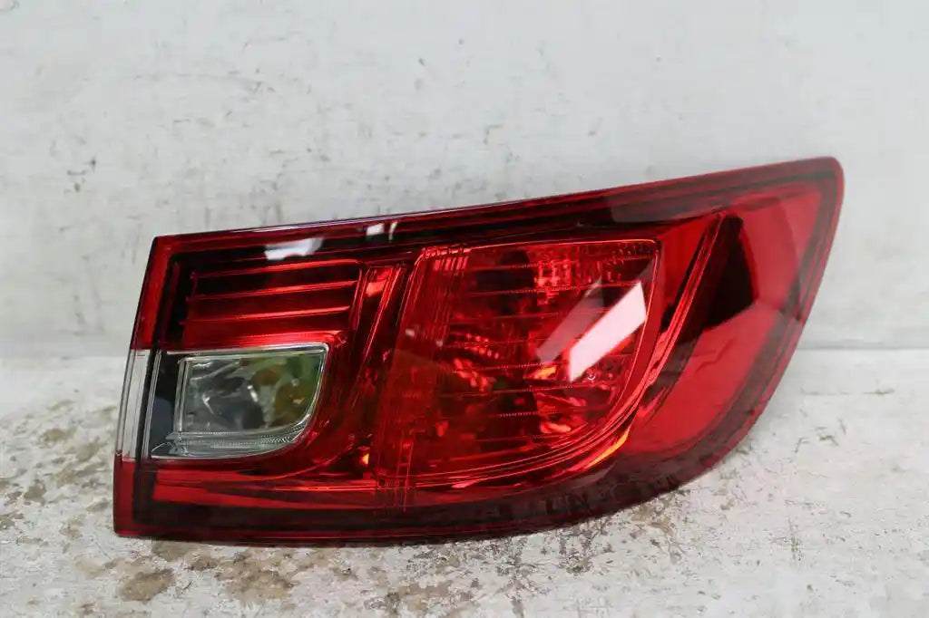 Used Renault, Clio Right Taillight X98 In Body Non Led Type 09/13 10/19 2016 – main images - All Good Parts