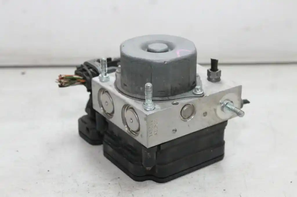 Used Renault, Clio Abs Pump/Modulator X98, 09/13-10/19 J1753 2016 – main images - All Good Parts
