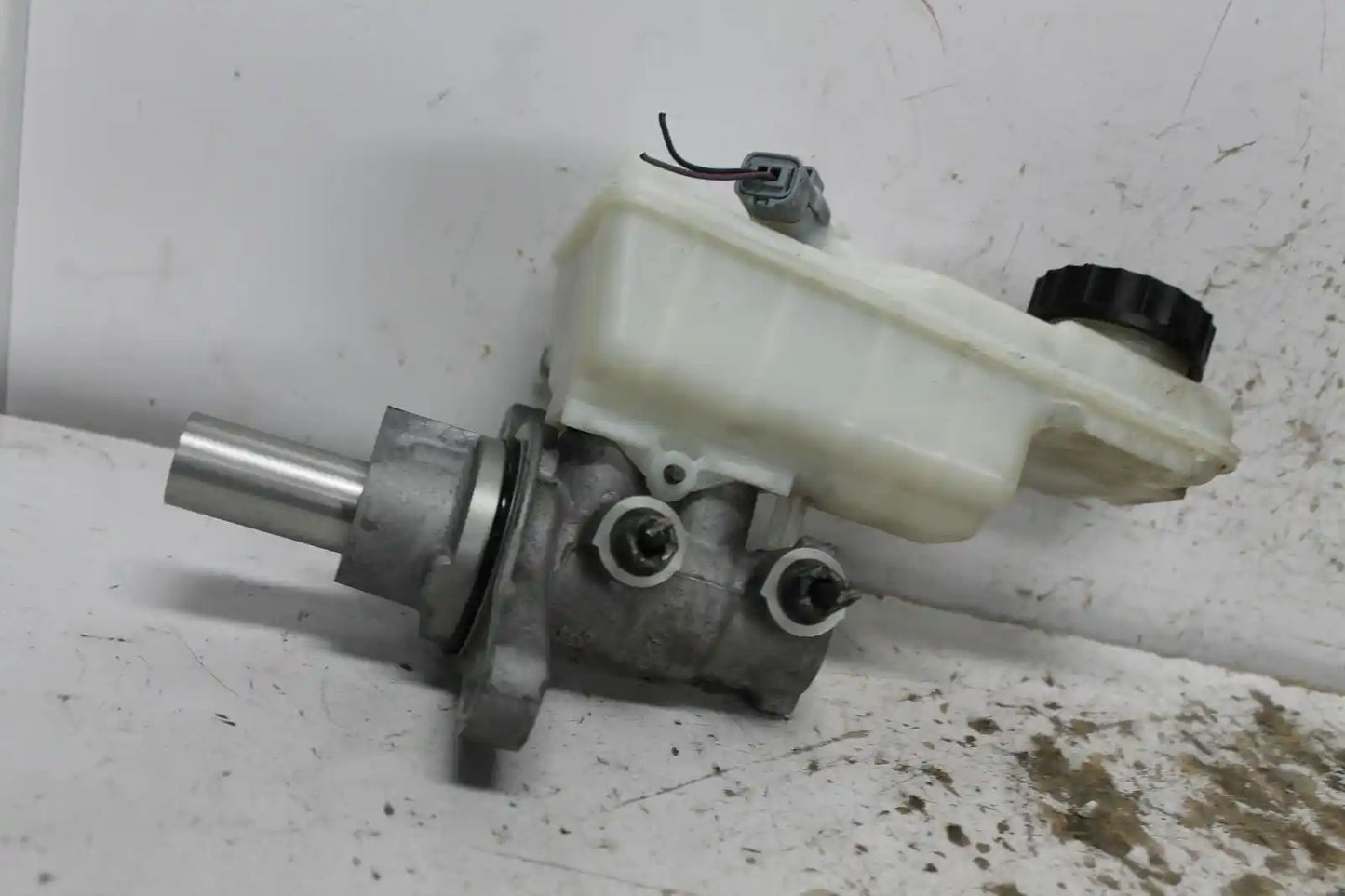 Used Renault, Kangoo Master Cylinder X61 10/10 02/22 2012 – main images - All Good Parts