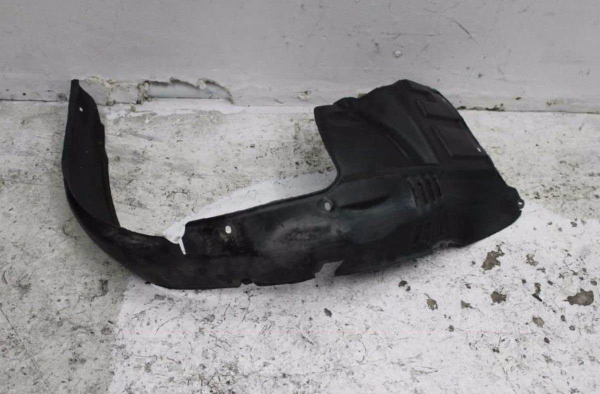 Used Mitsubishi, Delica, Right Guard Liner Spacegear 90- 2001 – main images - All Good Parts