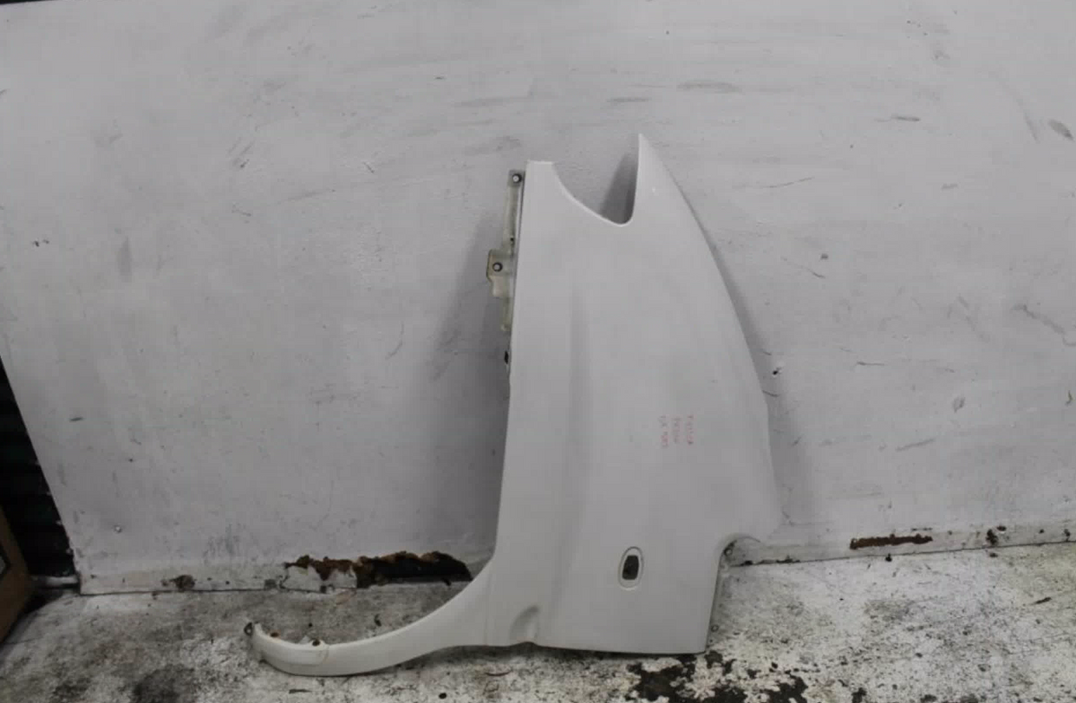 Used Mitsubishi, Delica, Left Guard Spacegear, 06/97- 2001 – main images - All Good Parts