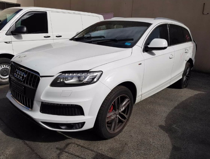 Audi, Q7 Right Headlamp , 4L, Xenon, Non Adaptive Type, V6/V8 Eng, 10/09-08/15
