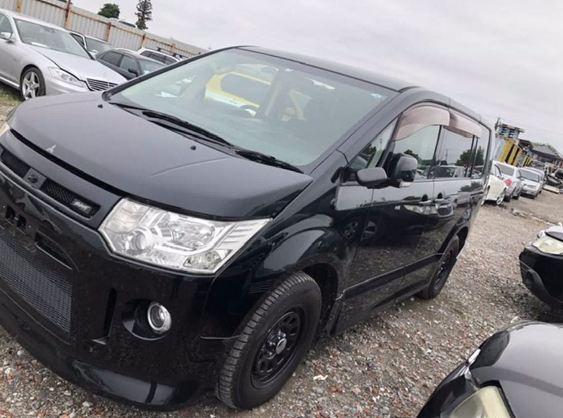 Mitsubishi, Delica Grille 5Th Gen 07- (Import)